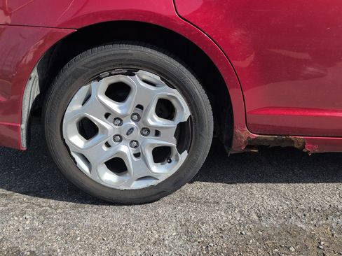 Used 2010 Ford Fusion SE image 10