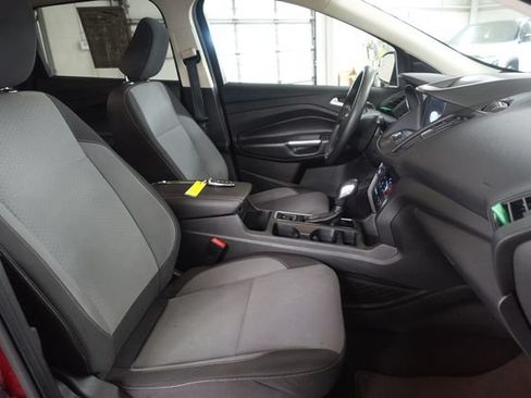 Used 2019 Ford Escape SE FWD image 25