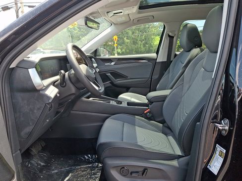 New 2026 Volkswagen Tiguan SE AWD/4WD image 9