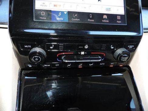 Used 2022 Jeep Grand Cherokee Limited RWD image 25