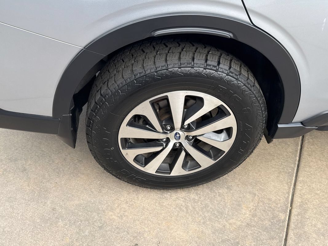 Used 2020 Subaru Outback Premium AWD/4WD image 13