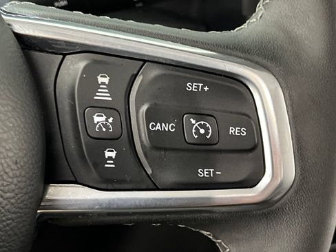 Used 2025 Jeep Wrangler Unlimited Sahara AWD/4WD image 44