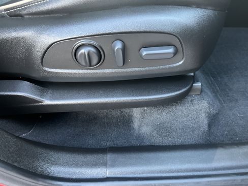 Used 2023 Chevrolet Traverse Premier image 20