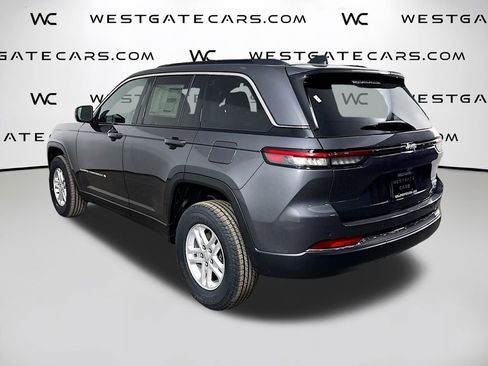 New 2025 Jeep Grand Cherokee Laredo image 5