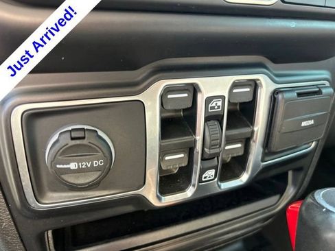Used 2022 Jeep Gladiator Overland AWD/4WD image 25