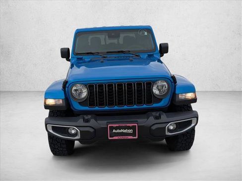 Certified 2025 Jeep Gladiator Sport image 2