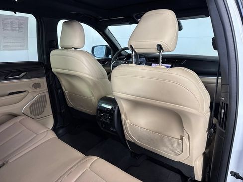 Certified 2025 Jeep Grand Cherokee L Limited w/ Luxury Tech Group II AWD/4WD image 45