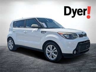 Used 2016 Kia Soul + image 1