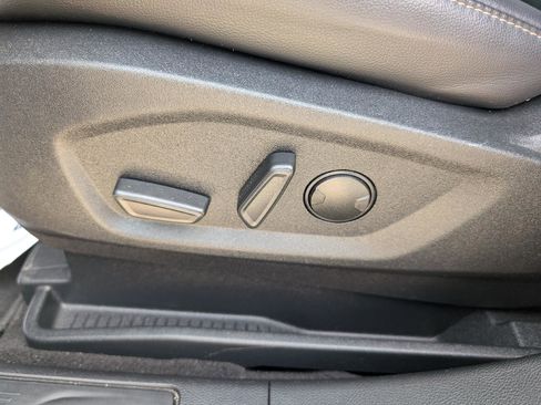 Used 2024 Ford Edge SEL image 12