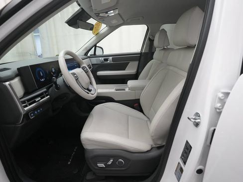 Used 2024 Hyundai Santa Fe SEL FWD image 7