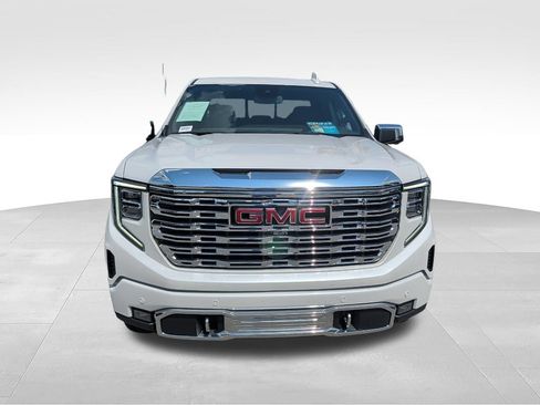 Used 2022 GMC Sierra 1500 Denali AWD/4WD image 2
