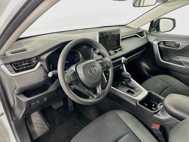 Used 2025 Toyota RAV4 LE AWD/4WD image 3