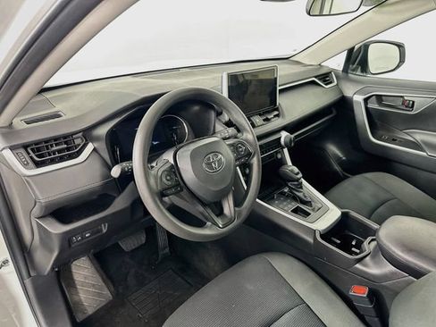 Used 2025 Toyota RAV4 LE AWD/4WD image 3