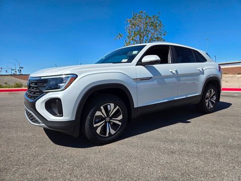New 2026 Volkswagen Atlas Cross Sport SE FWD image 2