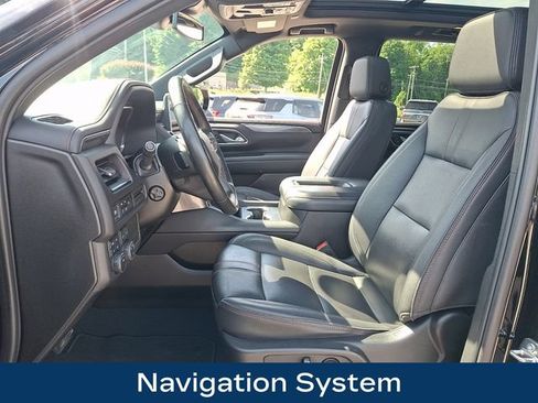 Used 2024 Chevrolet Suburban RST w/ Luxury Package AWD/4WD image 2