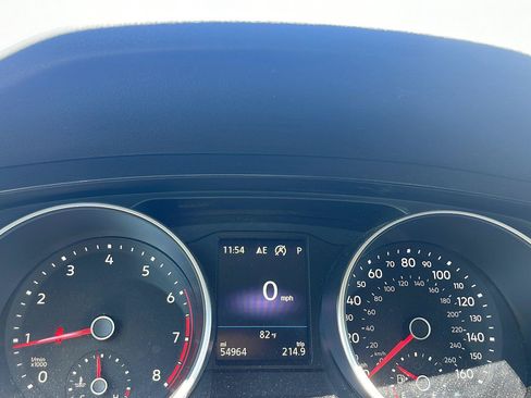 Used 2021 Volkswagen Tiguan SE AWD/4WD image 10