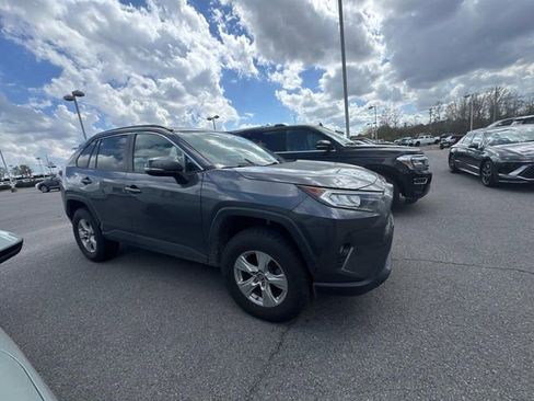 Used 2019 Toyota RAV4 XLE image 3