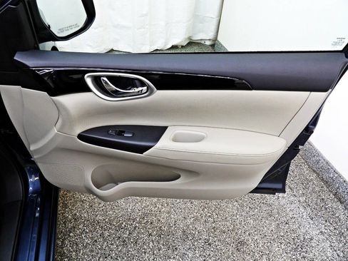 Used 2017 Nissan Sentra SV FWD image 11
