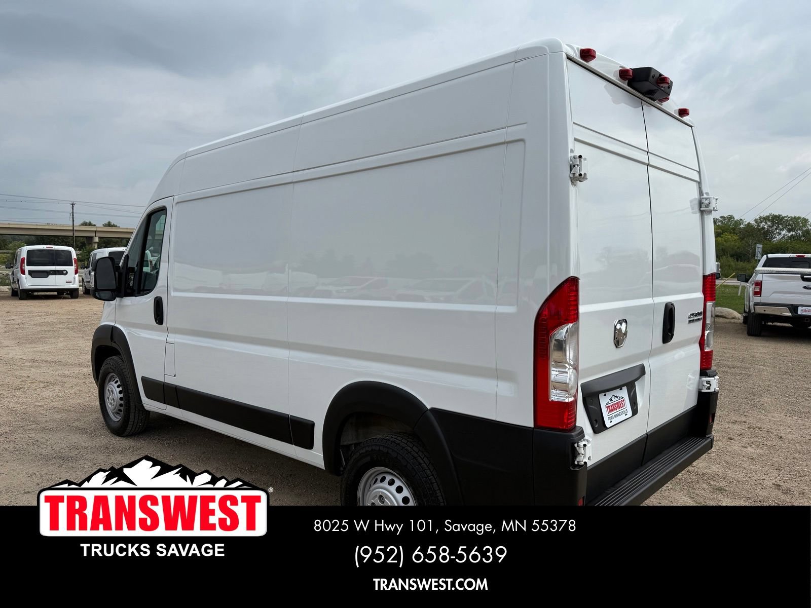 Used 2025 RAM ProMaster 2500 w/ Convenience Group FWD image 3