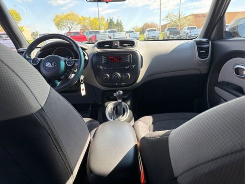 Used 2015 Kia Soul FWD image 18