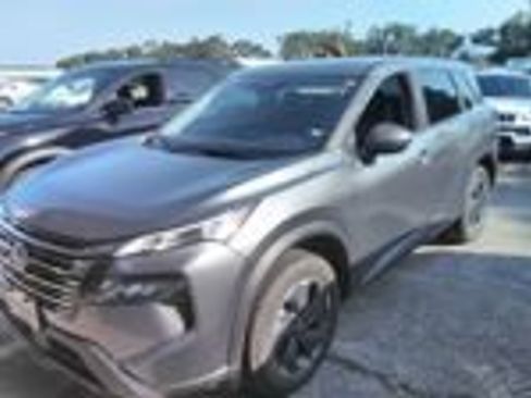Used 2025 Nissan Rogue SV FWD image 12