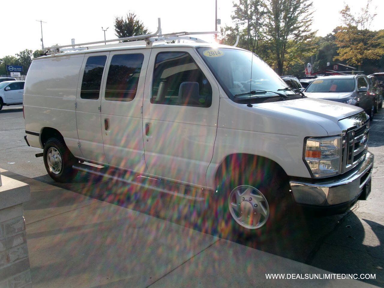 Used 2014 Ford E-250 and Econoline 250 w/ Power Group RWD image 2