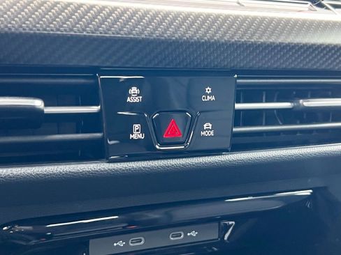 Used 2023 Volkswagen Golf 20th Anniversary Edition image 29