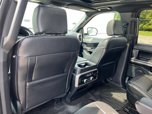 Used 2020 Ford Expedition XLT w/ Equipment Group 202A AWD/4WD image 30