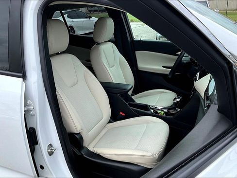 Used 2022 Buick Encore GX Select image 10