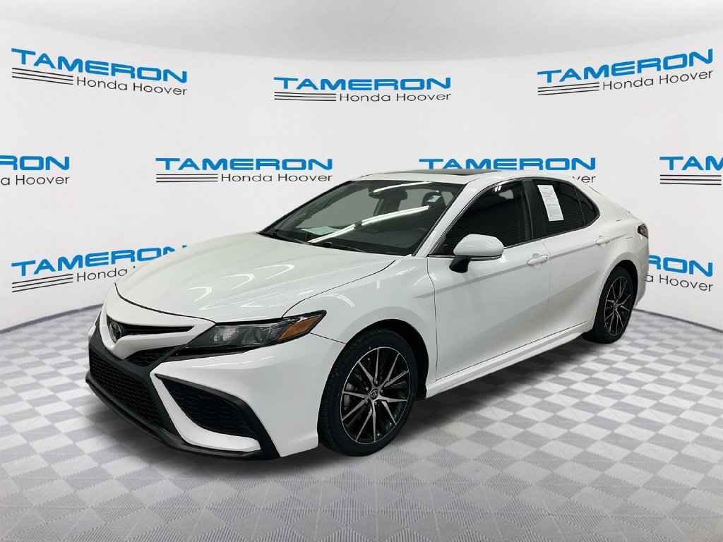 Used 2024 Toyota Camry SE FWD image 1