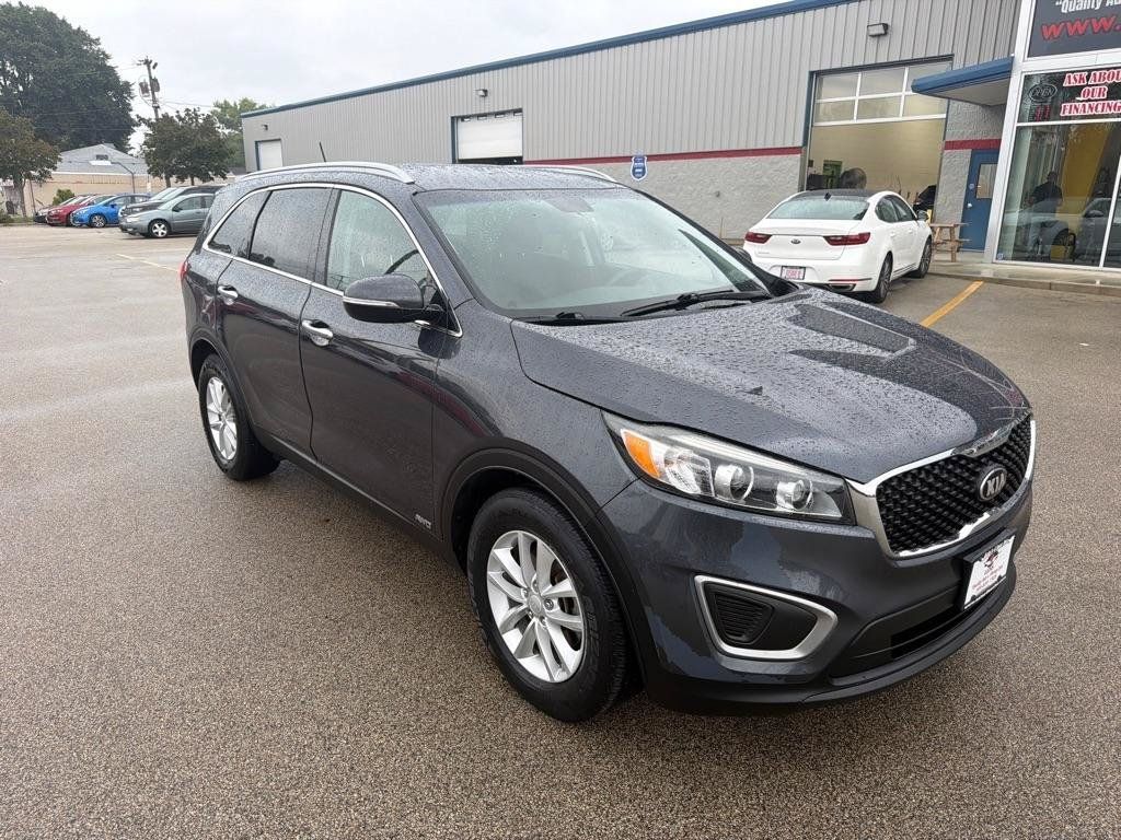 Used 2016 Kia Sorento AWD image 2