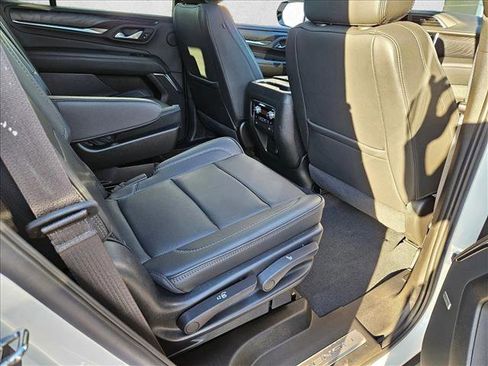 Used 2022 GMC Yukon Denali w/ Denali Premium Package image 20