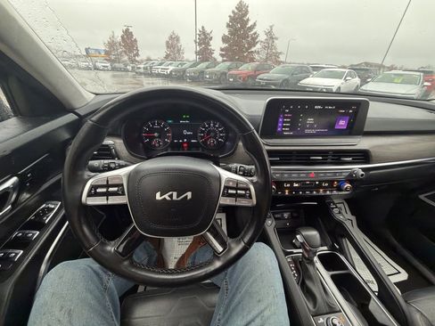 Used 2022 Kia Telluride SX w/ SX Prestige Package image 12