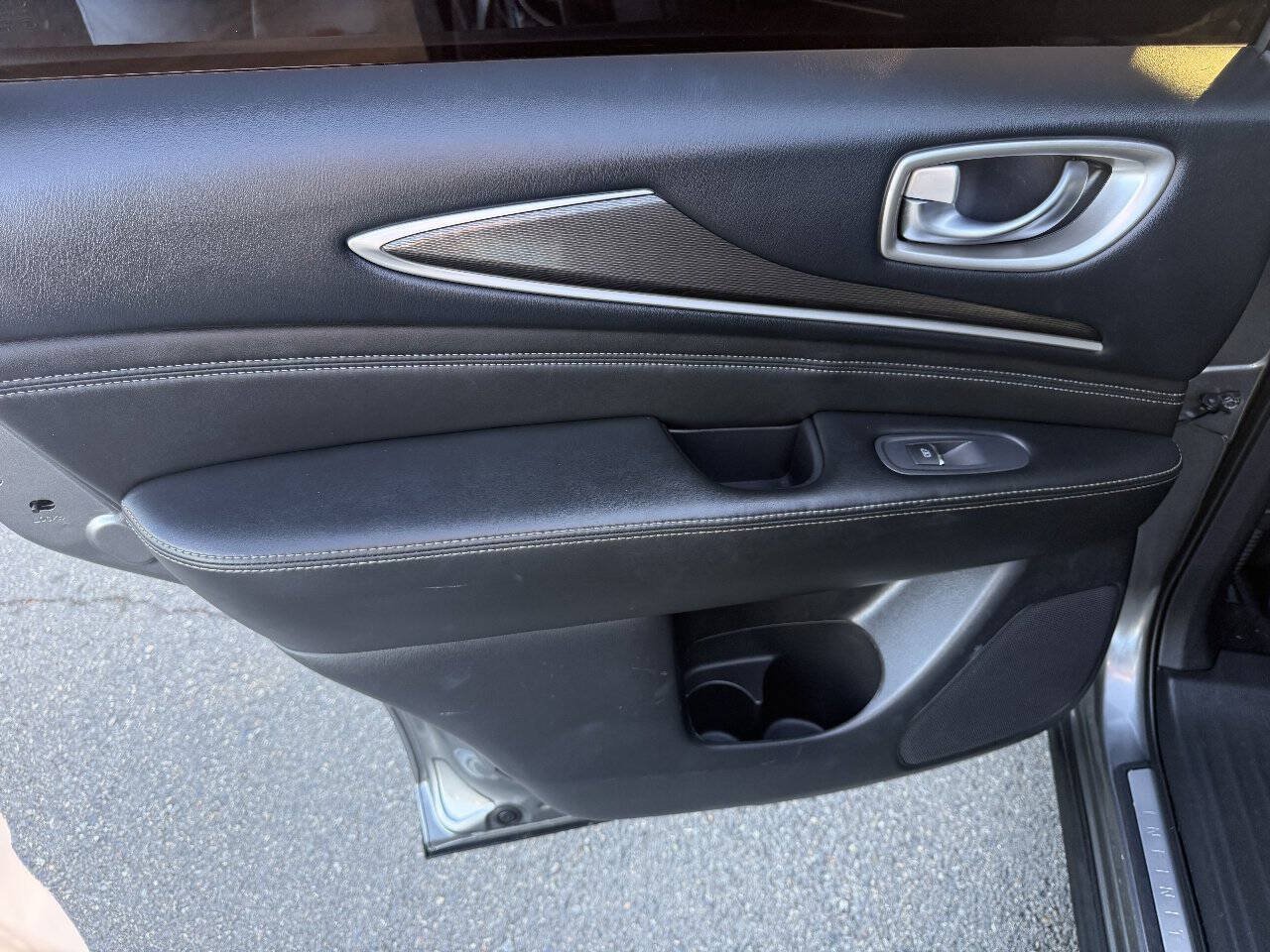 Used 2018 INFINITI QX60 FWD image 25
