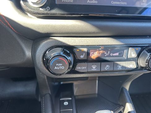 Used 2021 Nissan Kicks SR w/ SR Premium Package image 19