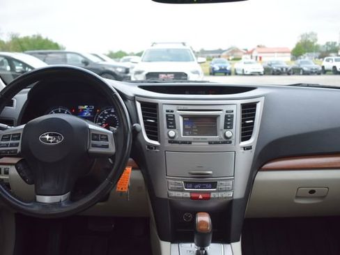 Used 2013 Subaru Outback 2.5i Limited w/ Moonroof Pkg AWD/4WD image 34