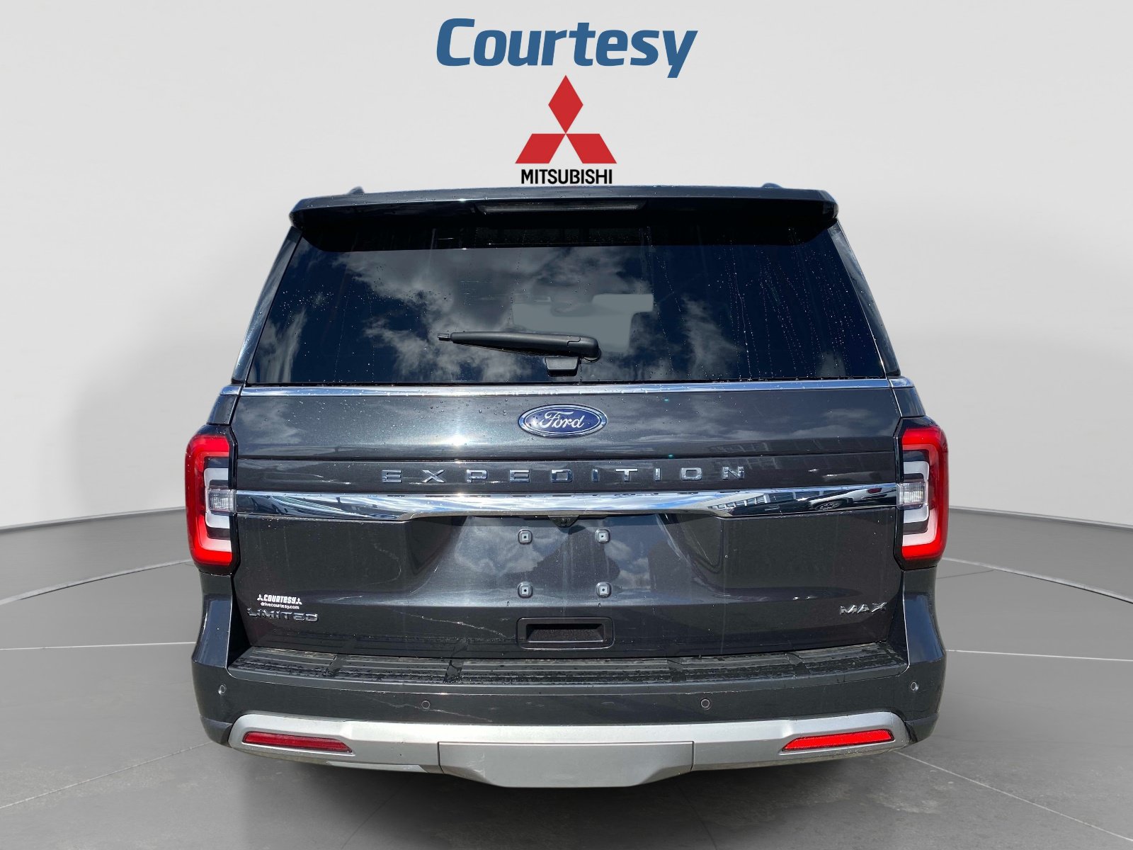 Used 2023 Ford Expedition Max Limited AWD/4WD image 4