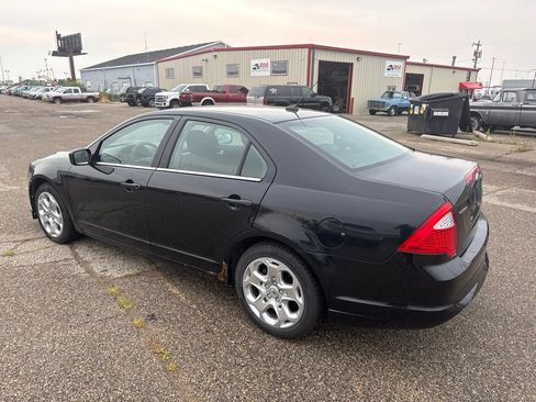 Used 2010 Ford Fusion SE FWD image 4