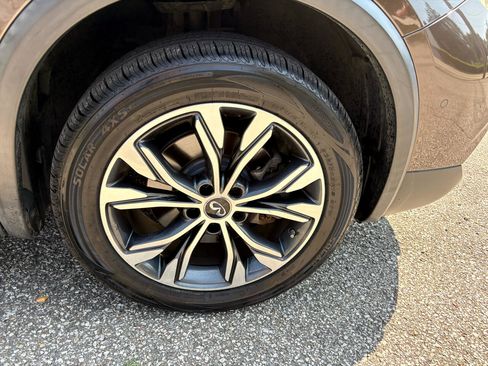 Used 2018 INFINITI QX30 Premium w/ Navigation Package image 38