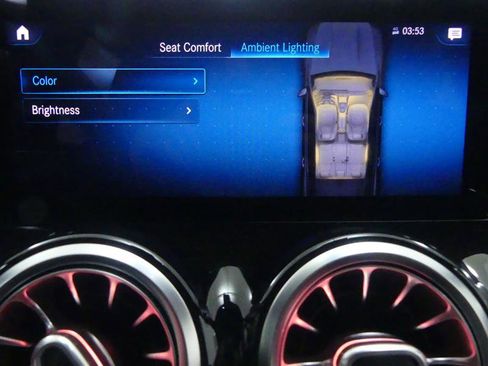 Used 2020 Mercedes-Benz GLB 250 4MATIC w/ Premium Package image 14