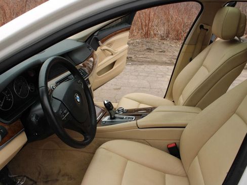 Used 2011 BMW 535i xDrive Sedan image 23