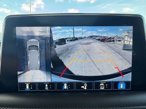 Used 2021 Chevrolet Tahoe Z71 w/ Z71 Signature Package AWD/4WD image 10