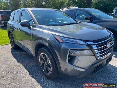 Used 2026 Nissan Rogue SV AWD/4WD image 2