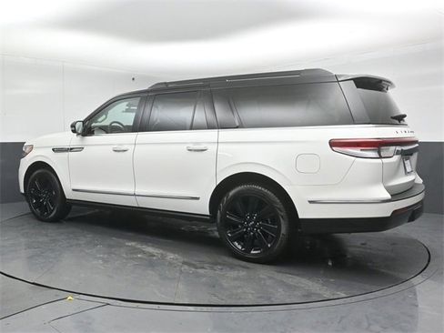 Used 2023 Lincoln Navigator L Black Label image 5