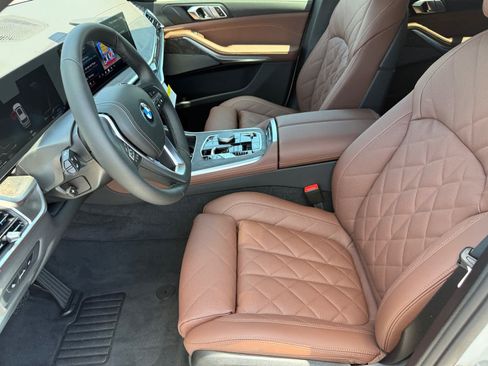New 2026 BMW X5 xDrive50e w/ Climate Comfort Package AWD/4WD image 12
