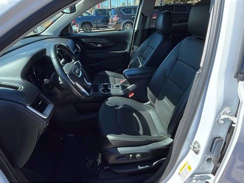 Certified 2023 GMC Terrain SLT image 10