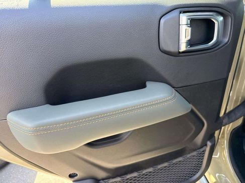 New 2026 Jeep Gladiator Mojave image 9