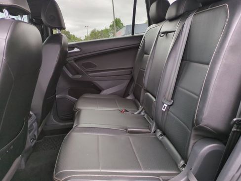 Used 2021 Volkswagen Tiguan SE R-Line image 14