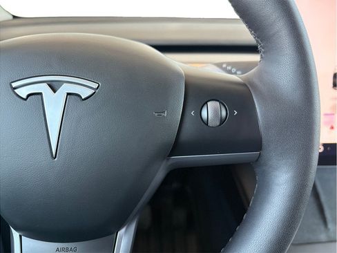 Used 2023 Tesla Model Y Long Range AWD/4WD image 12