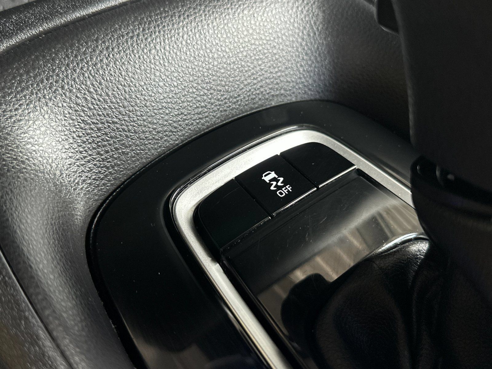Used 2025 Toyota Corolla LE FWD image 25